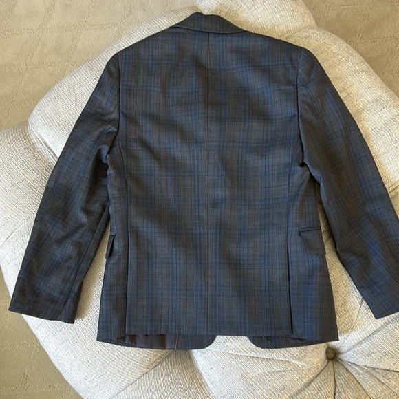 Michael Kors 2 Piece Suit. Jacket and Slacks. - Picture 4 of 9